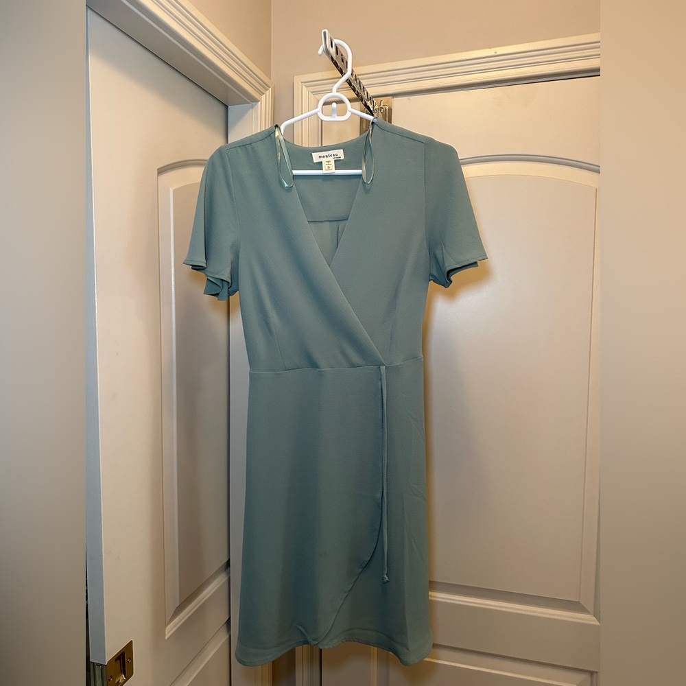 Monteau flowy olive green dress